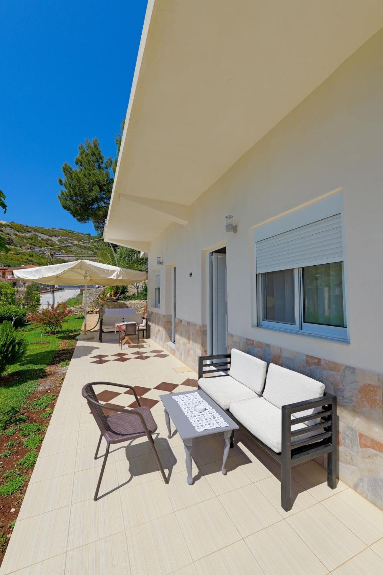 Flower Vila Sarande Exterior photo