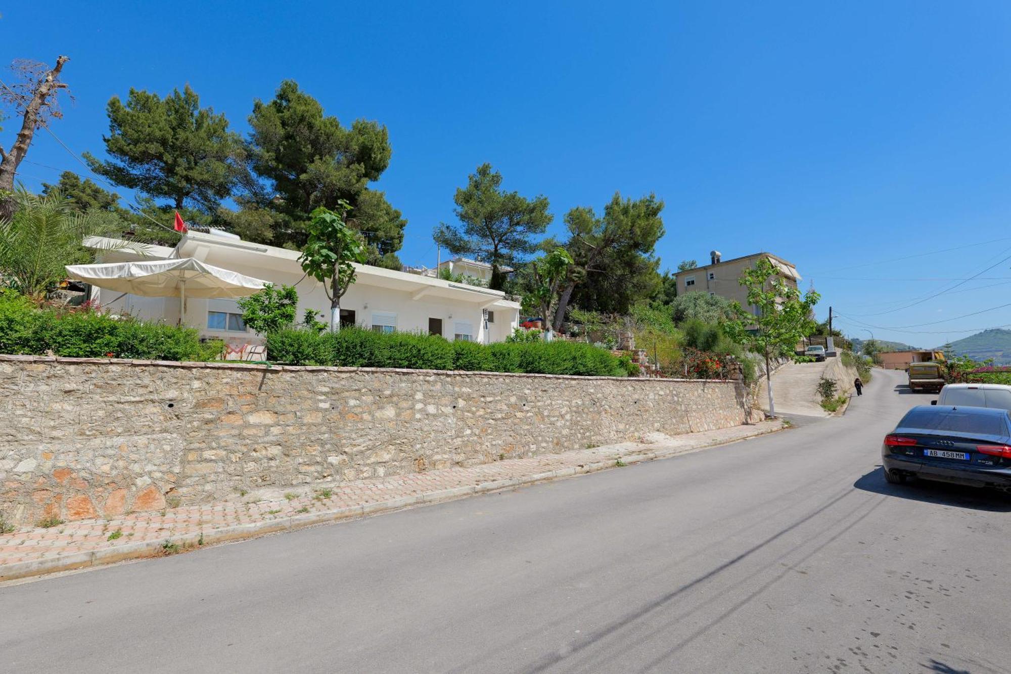 Flower Vila Sarande Exterior photo