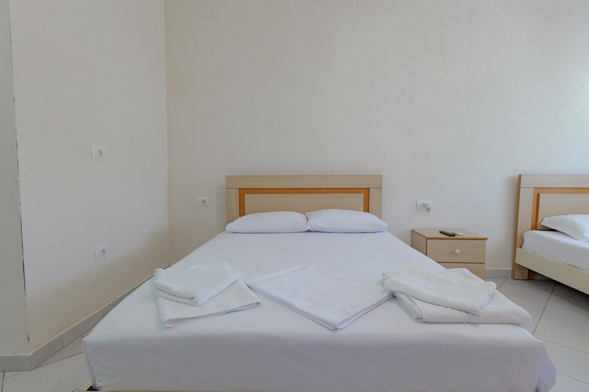 Flower Vila Sarande Exterior photo