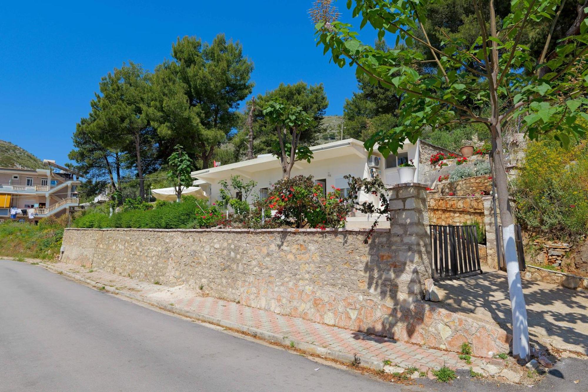 Flower Vila Sarande Exterior photo