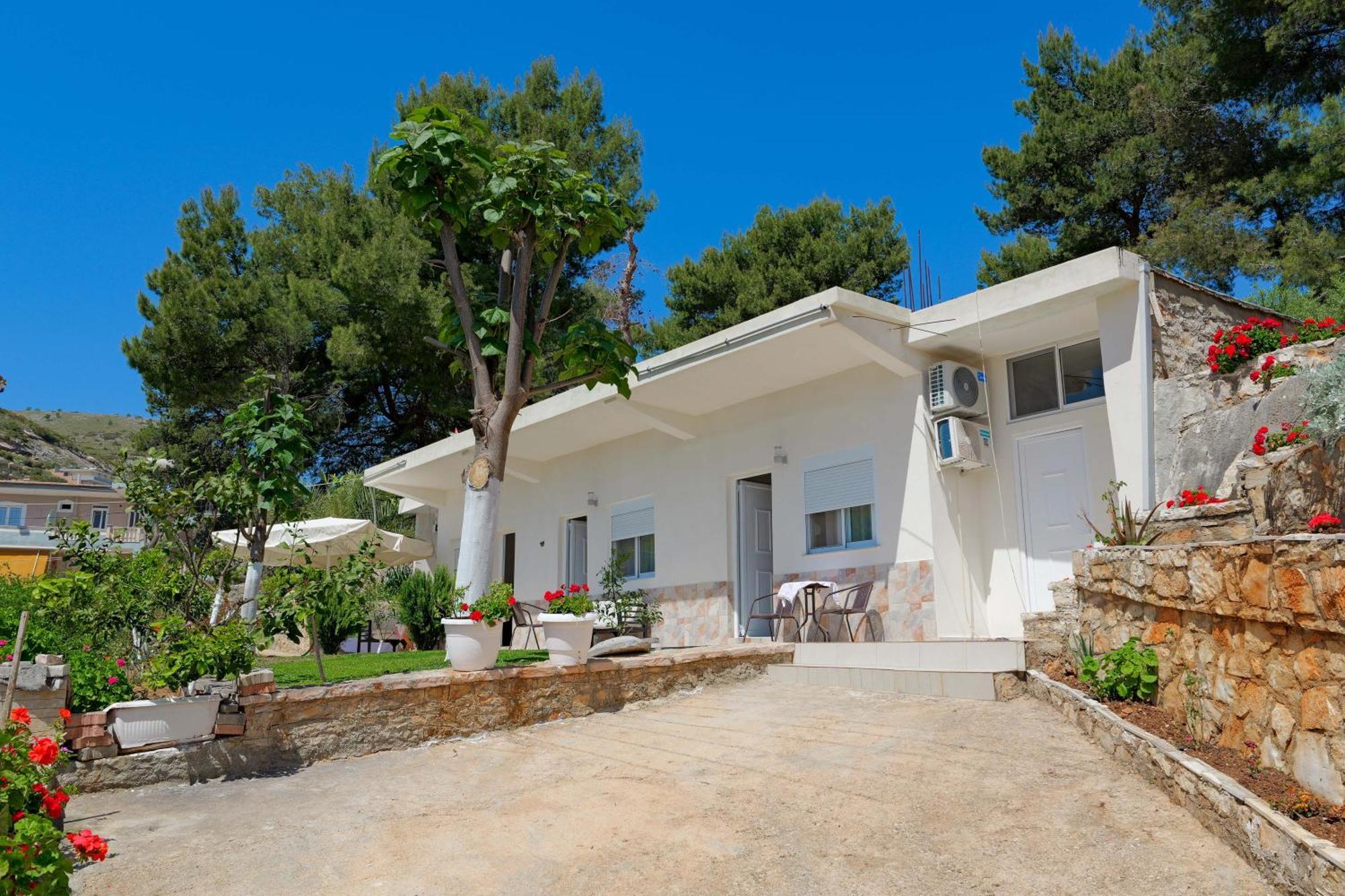 Flower Vila Sarande Exterior photo
