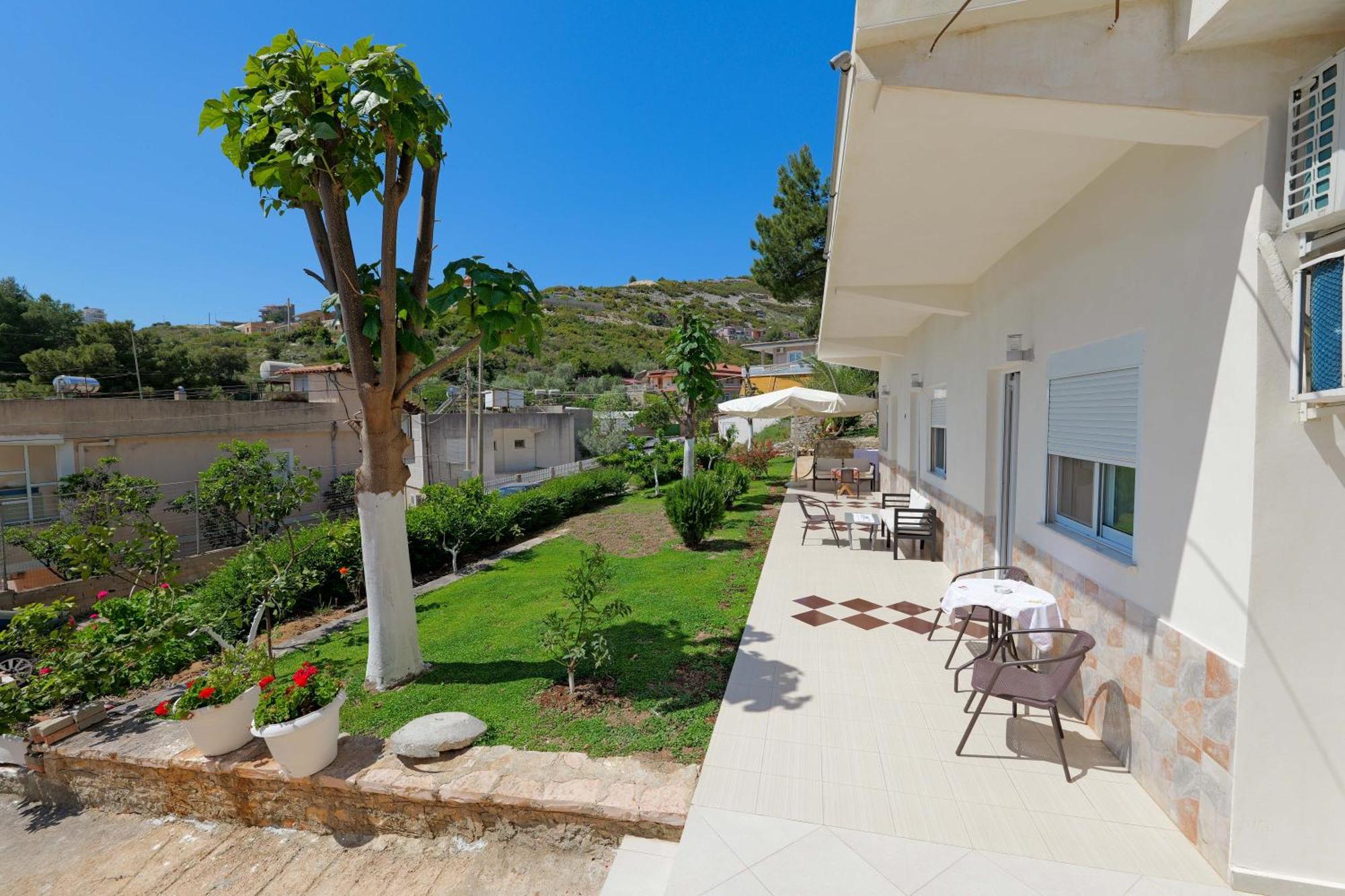 Flower Vila Sarande Exterior photo