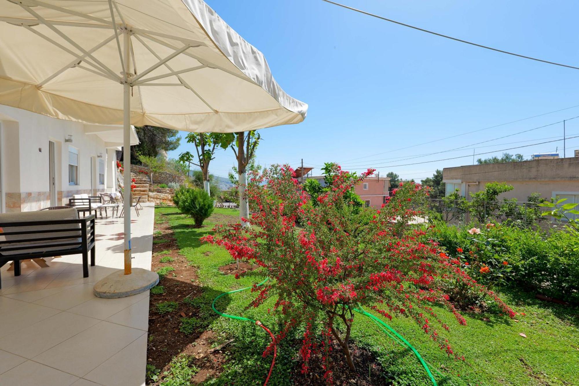 Flower Vila Sarande Exterior photo