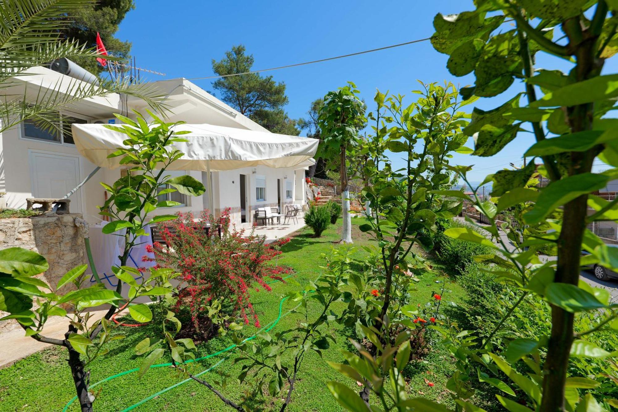 Flower Vila Sarande Exterior photo